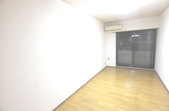 居室・リビング　桜新町アムフラット