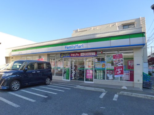 コンビニ　ファミリーマート 浮間一丁目店（コンビニ）まで99m