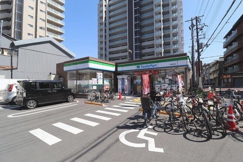 コンビニ　ファミリーマート今里駅前店（コンビニ）まで469m