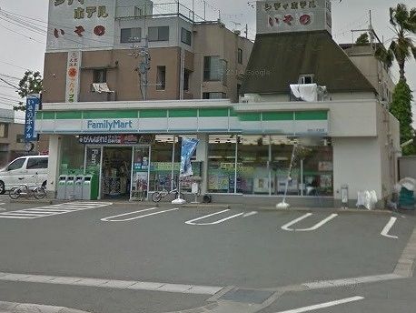 コンビニ　ファミリーマート浜松小豆餅二丁目店（コンビニ）まで855m