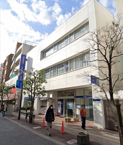 銀行　（株）みずほ銀行／烏山支店（銀行）まで222m