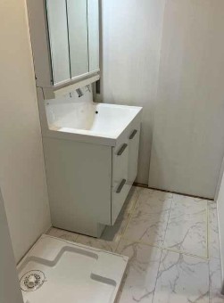洗面設備　嬉しい独立洗面台付き。