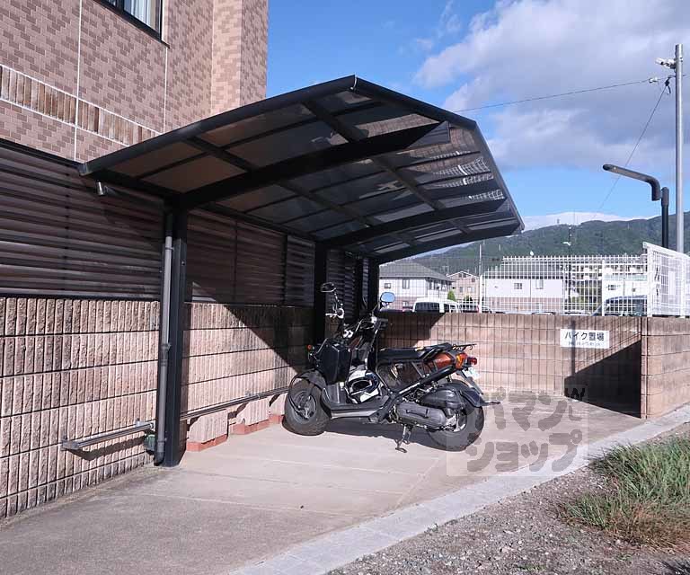 駐車場　バイク置き場