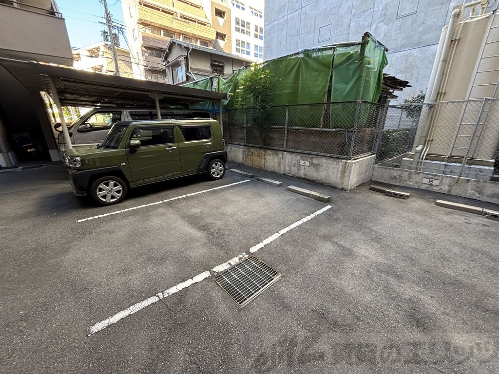 駐車場　駐車場