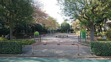 公園　かえで公園（公園）まで460m