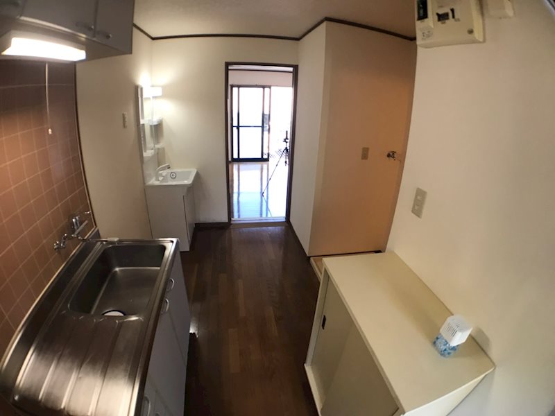 玄関　写真は他の部屋です