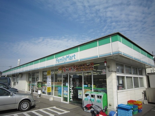 コンビニ　ファミリーマート 姶良西餅田店（コンビニ）まで145m