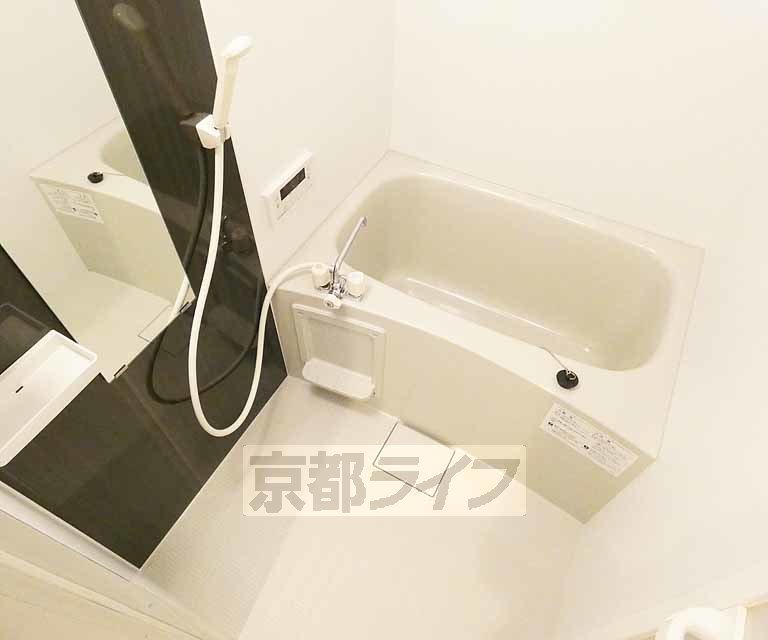 バス・シャワールーム　清潔感あります。