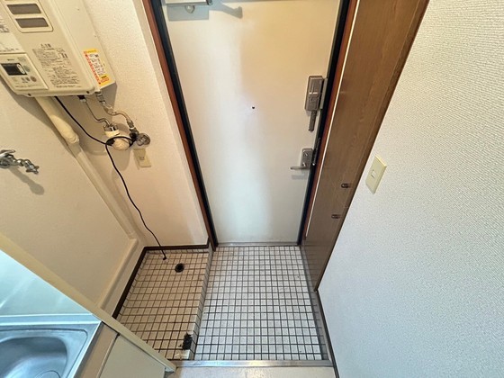 玄関　※別部屋の写真です
