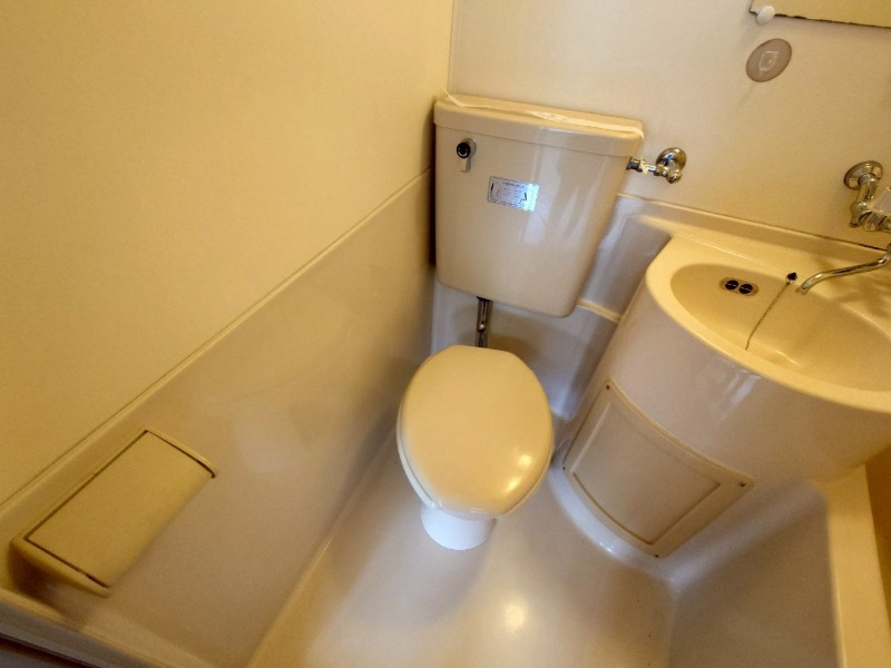 トイレ　こちらはトイレです。清潔感があり、安心して使用できます。