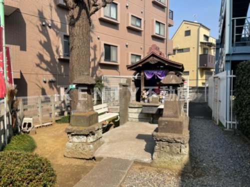 その他　旗ヶ岡子育て地蔵尊（その他）まで327m