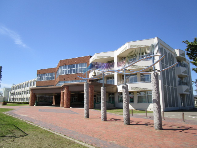 中学校　帯広第一中学校（中学校）まで1733m
