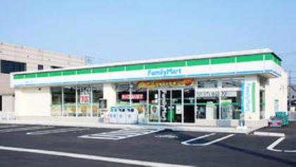 コンビニ　ファミリーマート札幌旭町7丁目店（コンビニ）まで205m