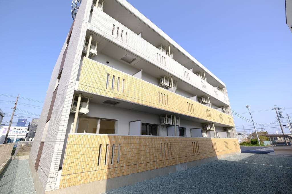 建物外観　建築中