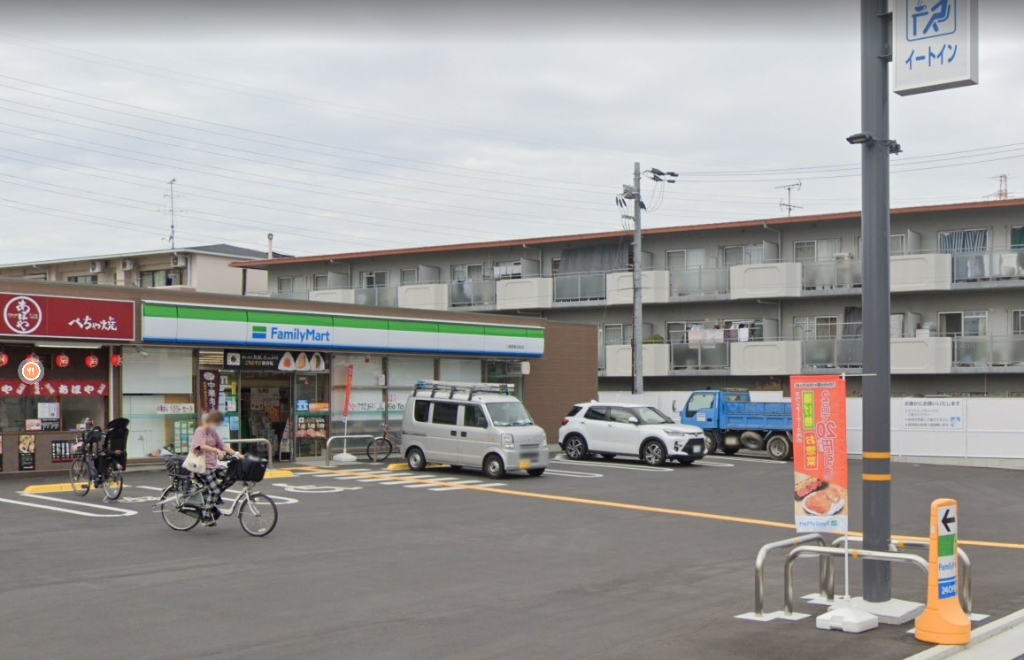 コンビニ　ファミリーマート 八尾恩智北町店（コンビニ）まで307m