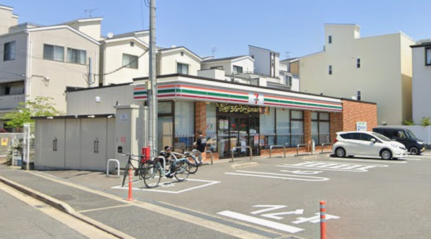 コンビニ　セブン-イレブン 摂津鳥飼西2丁目店（コンビニ）まで40m