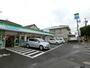 コンビニ　ファミリーマート 富田林津々山台店（コンビニ）まで130m