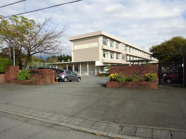小学校　市立富士見小学校（小学校）まで790m