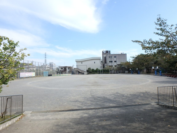 小学校　川崎市立下作延小学校（小学校）まで758m