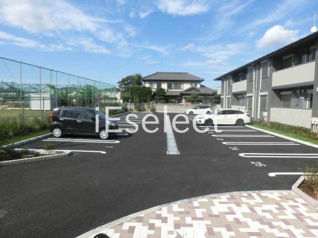 駐車場　広々とした敷地内駐車場