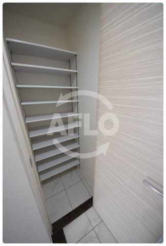 収納　ヴェルテックス　玄関収納