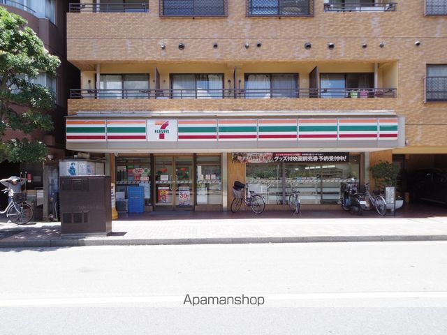 コンビニ　セブンイレブン（コンビニ）まで218m