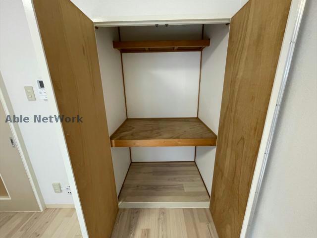 収納　※同物件別部屋の写真です。