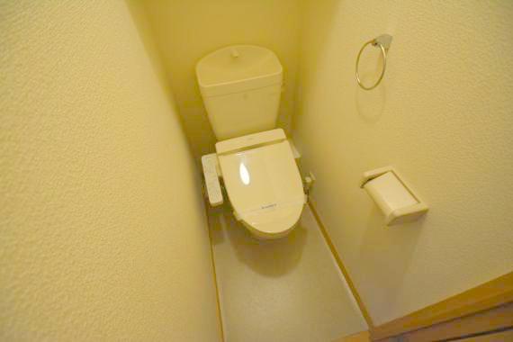 トイレ　綺麗なトイレにはウォシュレット標準装備です。