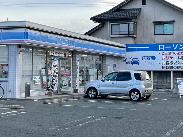 コンビニ　ローソン 熊本花立二丁目店（コンビニ）まで405m
