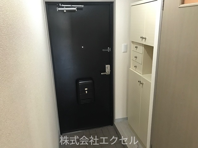玄関　シューズボックス付きの玄関です。