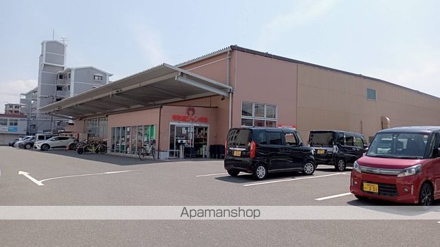 スーパー　明治屋ジャンボ市博多諸岡店（スーパー）まで535m
