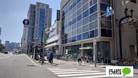 銀行　三井住友銀行十三支店（銀行）まで52m