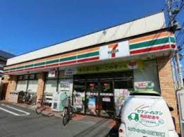 コンビニ　セブンイレブン西荻窪駅南店（コンビニ）まで595m