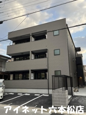建物外観　新築の2LDKファミリー物件です！