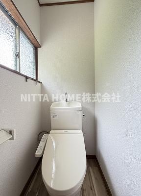 トイレ　ウォシュレット機能の付いたトイレです◎