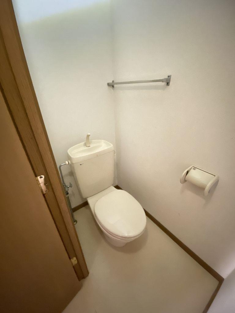 山陽電鉄網干線 山陽網干駅 徒歩18分 2階建 築28年のトイレ写真