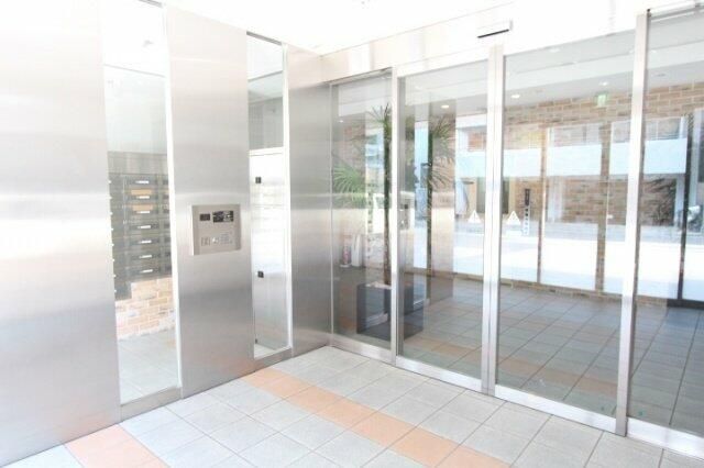 エントランス　建物の内部です