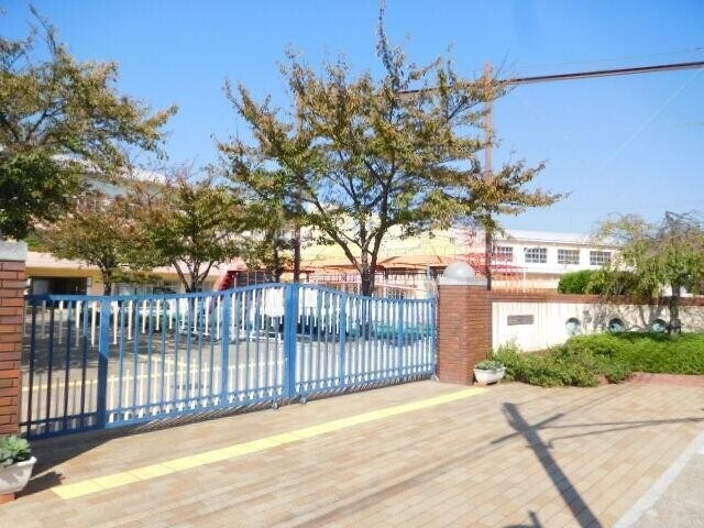 小学校　神戸市立浜山小学校（小学校）まで550m
