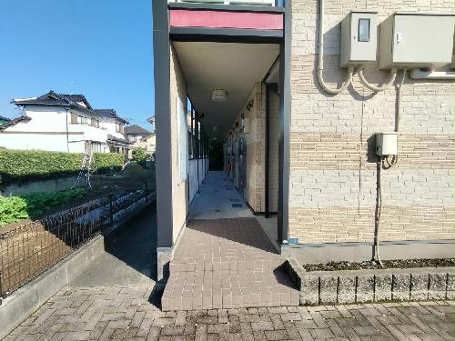 エントランス　写真と現状が異なる場合は現状を優先します。