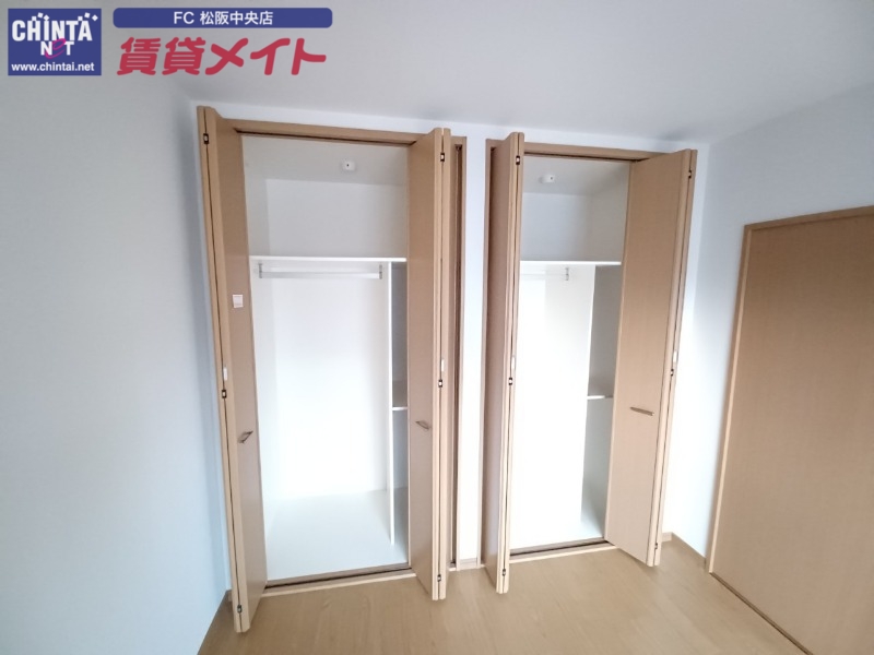 収納　同型参考写真
