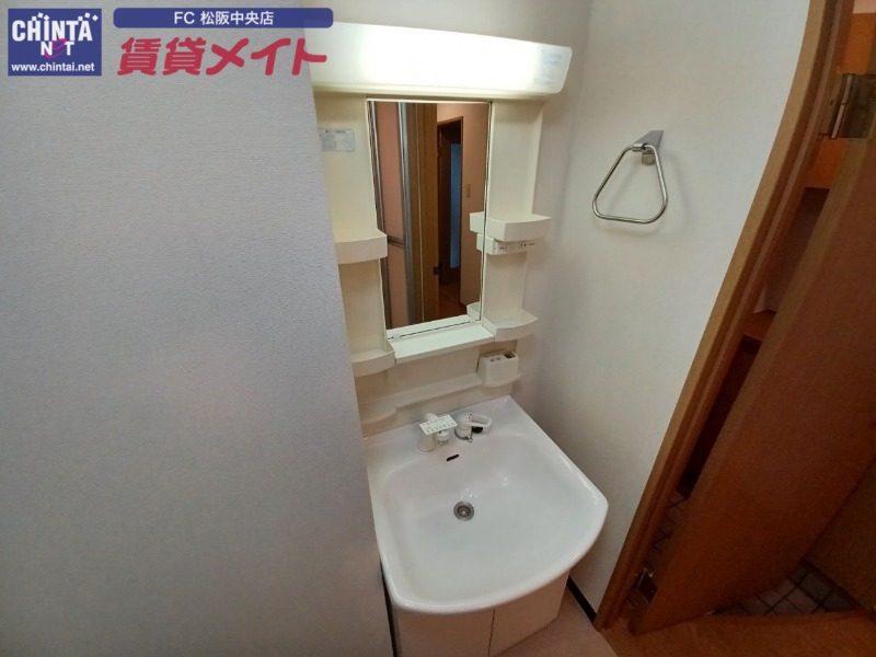 洗面設備　同型参考写真