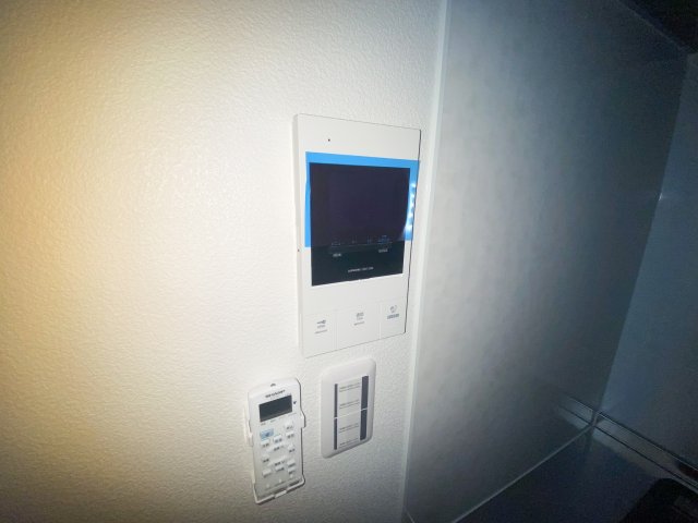 セキュリティ　TVモニターホンは安心ですね。誰か確認してから開けて下さいね