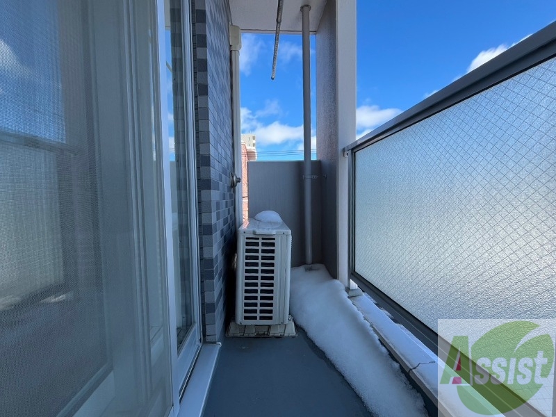 バルコニー　嬉しい南向きバルコニーのお部屋です！明るいですね。