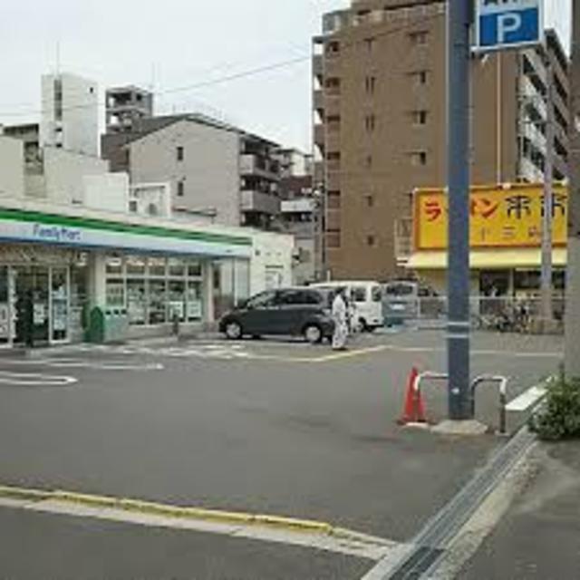 コンビニ　ファミリーマート木川西店（コンビニ）まで677m