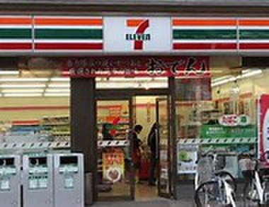 コンビニ　セブンイレブン横浜山元町店（コンビニ）まで350m