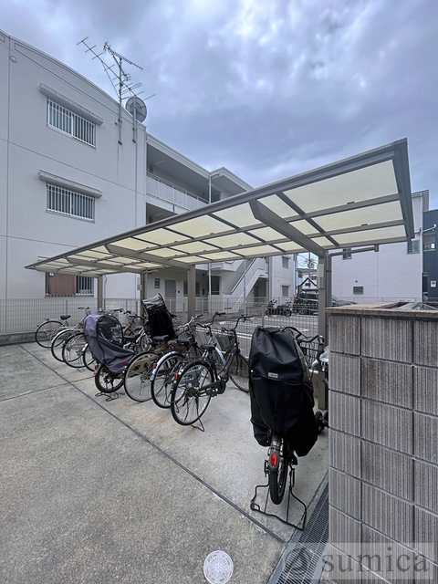 その他共有部分　屋根付き駐輪場が嬉しいです♪♪