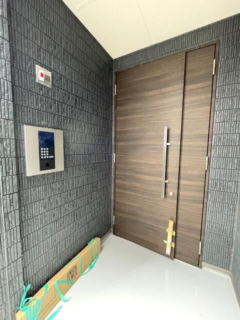 コンフォルト泉中央の玄関写真