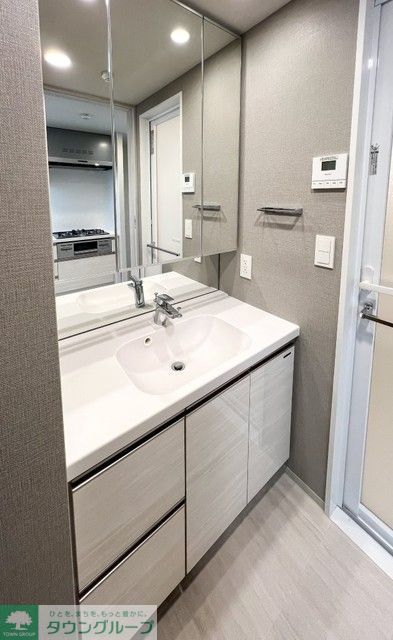洗面設備　※写真は同タイプ住戸です。