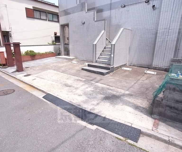 駐車場　ガレージです！