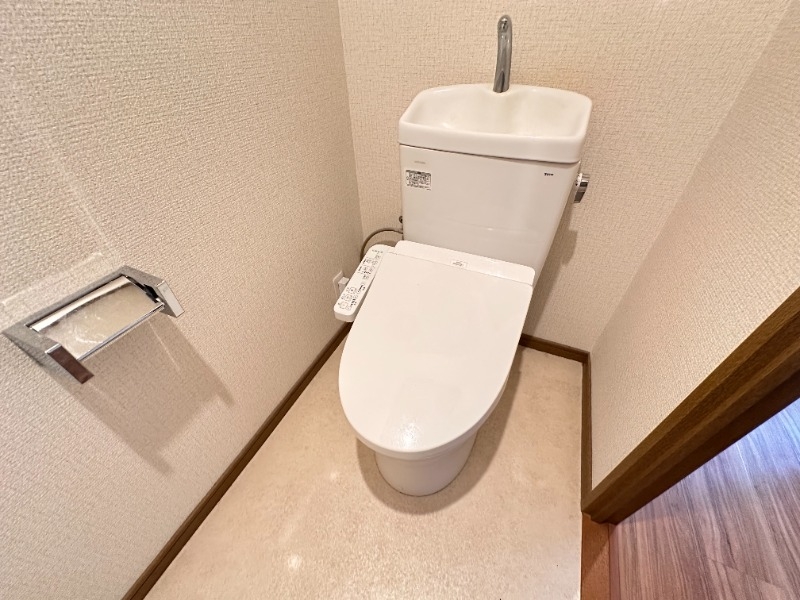 トイレ　温水洗浄月のトイレです